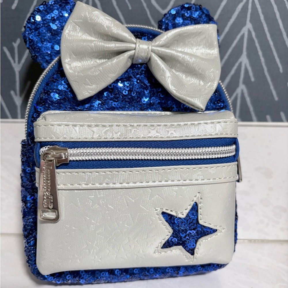 Disney x Loungefly Wishes Come True Blue Minnie Sequined Wristlet - Picture 2 of 5